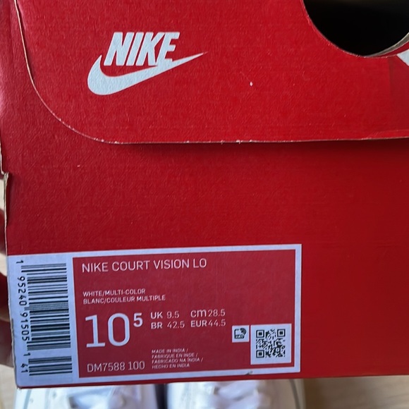 Men’s Nike tennis shoes 10.5 - Picture 4 of 5